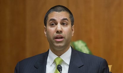 El presidente de la Comisión Federal de Comunicaciones, Ajit Pai, el pasado febrero