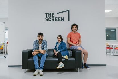 El director Chema García Ibarra junto con sus productores Leire Apellaniz e Ion De Sosa en su paso por La Incubadora hace dos años.