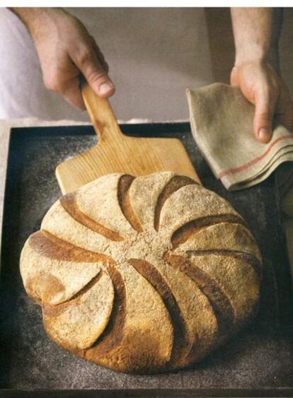 Pan de masa ácida integral de <i>Crujientes.</i>