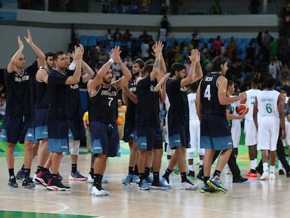 La selecci&oacute;n argentina de baloncesto tras su triunfo ante Nigeria.