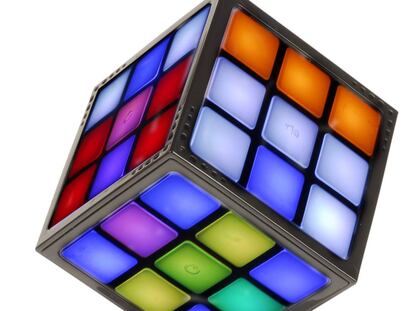 Cubo de Rubik táctil y electrónico 