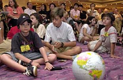 Varios niños participan en el Congreso Internacional sobre niños superdotados en Barcelona.