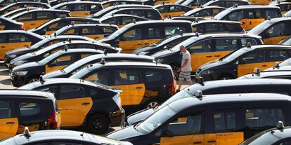 Segunda jornada de huelga del taxi en Barcelona.