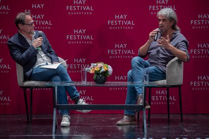 Jan Martínez Ahrens y Fernando León de Aranoa en el Hay Festival 2023 en Querétaro.