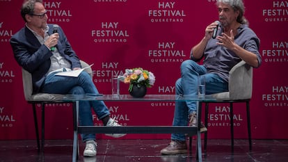 Jan Martínez Ahrens y Fernando León de Aranoa en el Hay Festival 2023 en Querétaro.