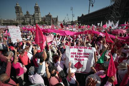 Manifestación contra la reforma electoral en Ciudad de México, el 26 de febrero.