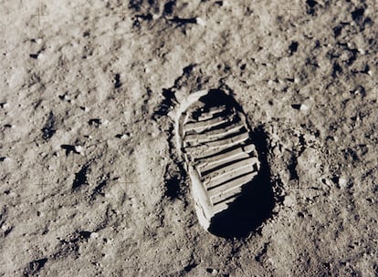 Fotografía de la huella del pie dejada por Buzz Aldrin en la superficie lunar (Foto: NASA).