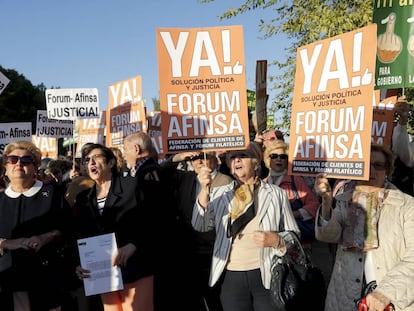 Afectados por la estafa de Forum y Afinsa, este lunes en la Audiencia Nacional.