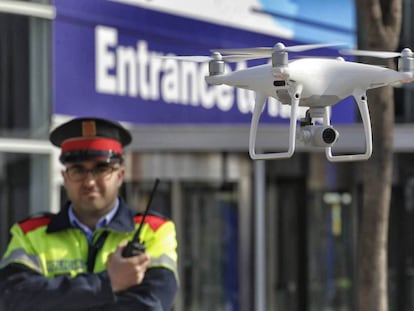 El dron que han utilizado los Mossos d'Esquadra para vigilar el Mobile World Congress (Barcelona).