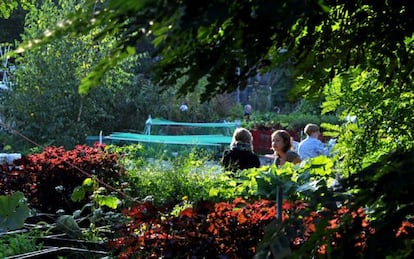 Prinzessinengarten es un jardín y huerto urbano en la berlinesa Oranienstrasse, con terraza incluida en verano.