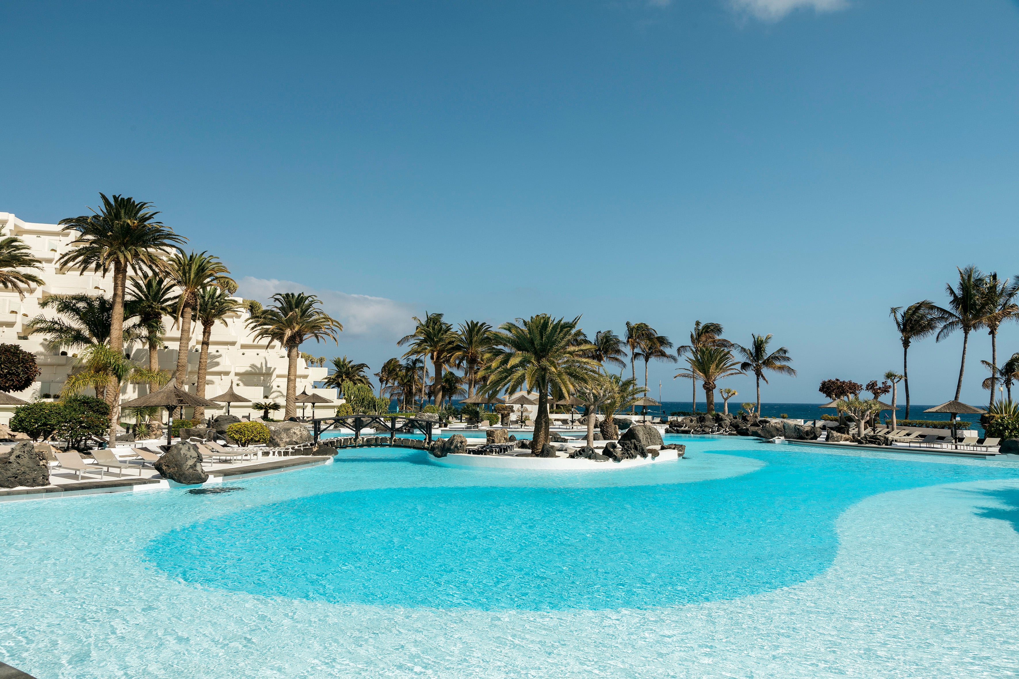 Piscina del Meliá Paradisus Salinas en Lanzarote, en una imagen cedida por la compañía