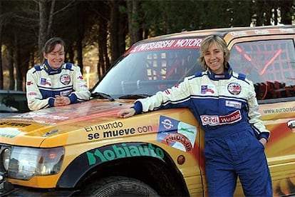 Foto de archivo de Beatriz y Julia García Puertas antes de su participación en el Dakar 2005.