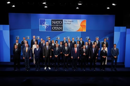 Foto de familia de la cumbre de la OTAN en La Haya.