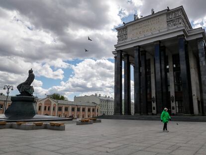 Vista de la fachada de la Biblioteca Nacional en Moscú el 13 de mayo de 2020.