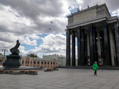 Vista de la fachada de la Biblioteca Nacional en Moscú el 13 de mayo de 2020.