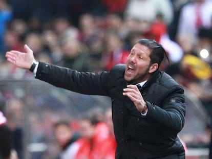 Simeone, durante un partido de Copa ante el Barcelona.