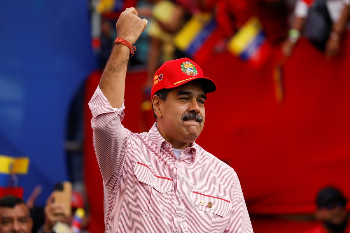 Nicolas Maduro, speaking to his supporters: They will never be able to take us off the path of the revolution'