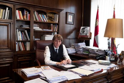 Carlos Martínez, alcalde de Soria, retratado en su despacho el jueves por la mañana.