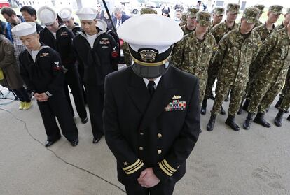 Oficiales de la Marina estadounidense asisten a la activación del sistema de Defensa Aegis en la base militar de Deveselu (Rumanía).