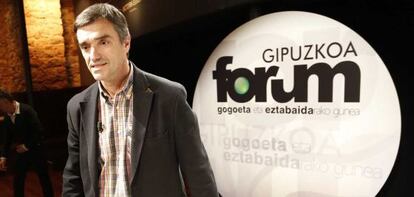 Jonan Fernández este sábado en el acto de presentación del Plan de Paz y Convivencia celebrado en San Sebastián.