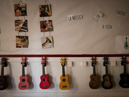 Guitarras en una escuela del área de Barcelona, en una imagen de archivo.