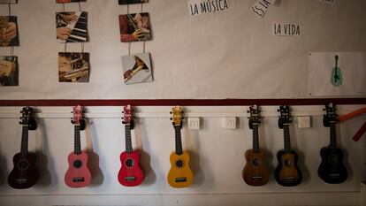 Guitarras en una escuela del área de Barcelona, en una imagen de archivo.