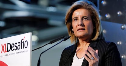 La ministra de Empleo y Seguridad Social, Fátima Báñez, hablando en un foro