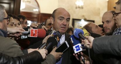 El ministro de Economía en funciones, Luis de Guindos, en Salamanca.