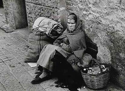 Refugiada (Barcelona, 1939).