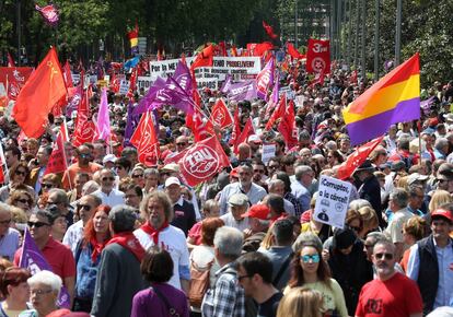Ambiente de la manifestación del Día Internacional del Trabajo, en Madrid.