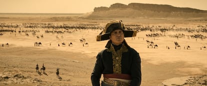 Joaquin Phoenix como Bonaparte en Egipto.