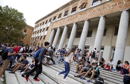 Alumnos de la convocatoria de selectividad de septiembre, en la Universidad Complutense de Madrid. 