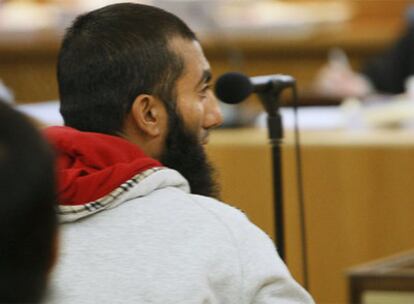 Uno de los islamistas procesados, durante la primera jornada del juicio.