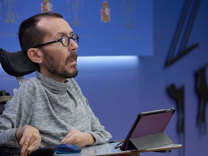 El portavoz de Unidas Podemos en el Congreso, Pablo Echenique, durante una rueda de prensa.