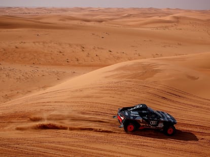 El piloto español Carlos Sainz durante una etapa del Rally Dakar 2022.