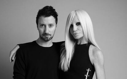 Anthony Vaccarello y Donatella Versace.