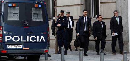 Los abogados de Forcadell y Turull a su llegada al Supremo.