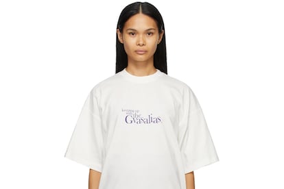 Does Guram want to present himself like a Kylie Jenner, the generational replacement of the Kardashian clan? It looks like it, in a not-so-subtle way, with this (sold out) Vetements t-shirt.