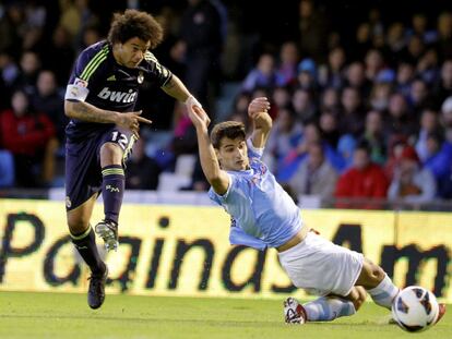 Marcelo dispara a puerta ante Castro.