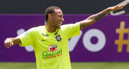 Neymar durante o treino desta quarta.