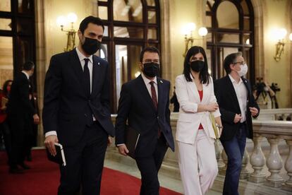 Roger Torrent, Pere Aragonès y Marta Villalta, en el Parlament.