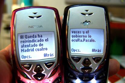 Mensaje de SMS donde se dice que por cuatro veces Al-Qaeda ha reivindicado los atentados de Madrid y el Gobierno lo oculta, el 13 de marzo.