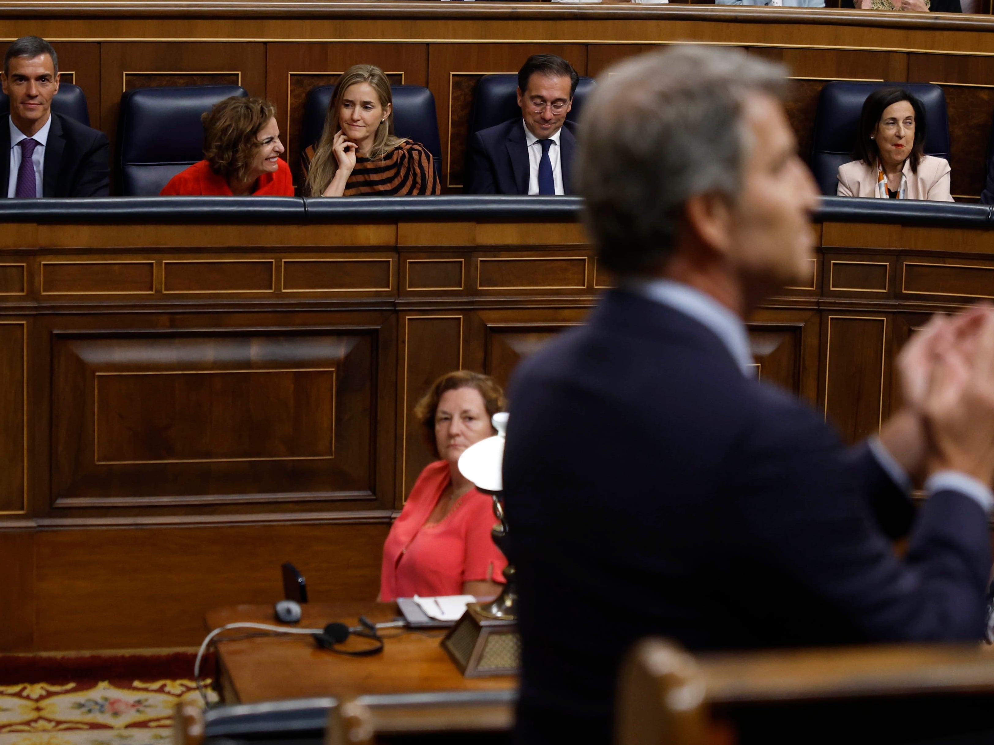 La paradoja de Feijóo: el PP dispara a Vox en el momento de mayor debilidad del PSOE 