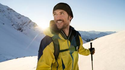 Las chaquetas shoftell son ideales para la montaña y actividades al aire libre, ya que protegen del frío y de la lluvia y al mismo tiempo son muy ligeras.