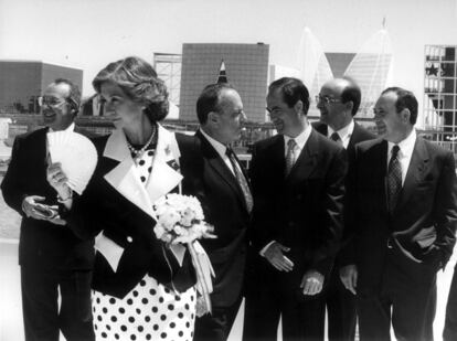 La reina Sofía con algunos presidentes autonómicos de la época, entre ellos José Antonio Ardanza, a la izquierda, Manuel Fraga, José Bono y Juan Cruz Alli, en la inauguración de la Expo de Sevilla 1992.