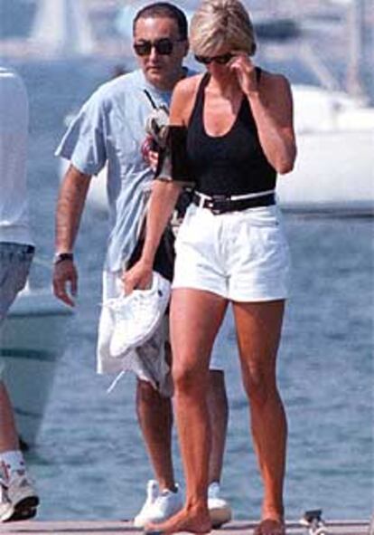 Lady Di y Dodi Al Fayed, fallecidos hace seis años en un accidente de tráfico, en Saint Tropez en 1997.
