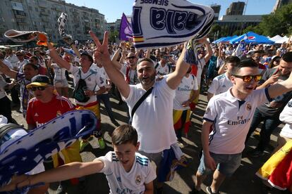 Fans del Real Madrid en Kiev (Ucrania) antes de la final de la Champions League, el 26 de mayo de 2018.