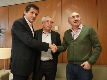 Javier Fern&aacute;ndez, con Ignacio Fern&eacute;ndez Toxo y Pepe &Aacute;lvarez. 