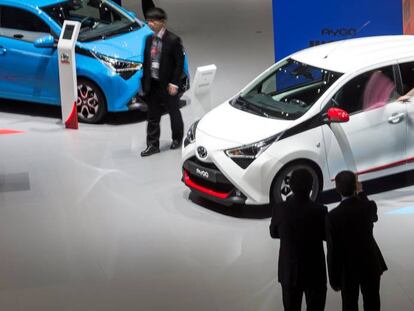 Un Toyota Aygo presentado durante la jornada abierta a la prensa de la 88 edición del Salón Internacional del Motor de Ginebra (Suiza).