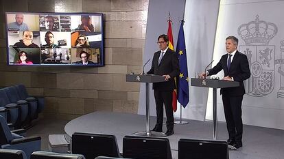 Health Minister Salvador Illa (l) and Interior Minister Fernando Grande-Marlaska at a press conference on the coronavirus outbreak.